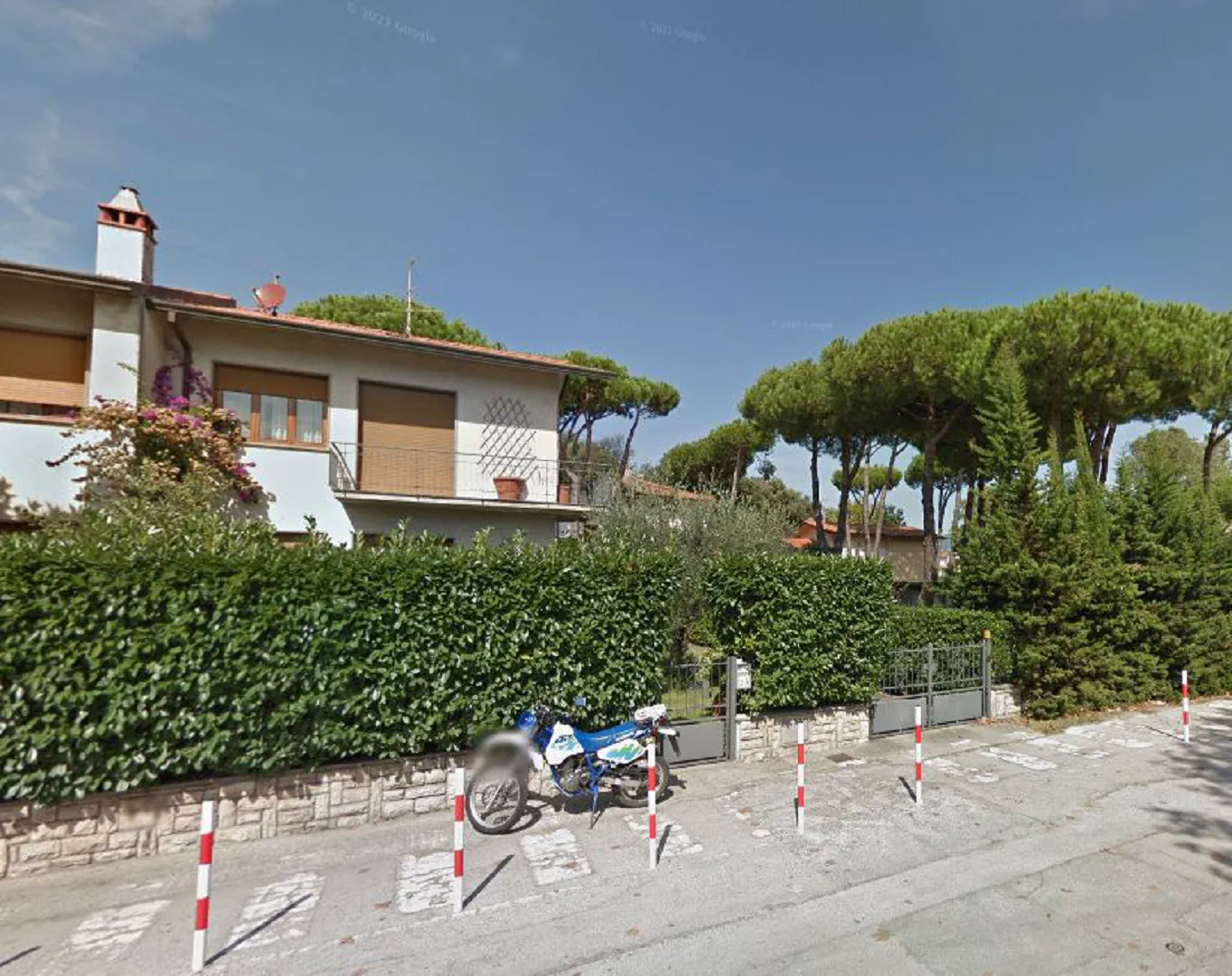 Zona giorno della bifamiliare dopo la ristrutturazione